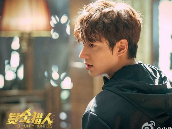 Film 'Bounty Hunters' Tunjukan Ketampanan Ala Bad Boy Lee Min Ho di Foto Teaser!