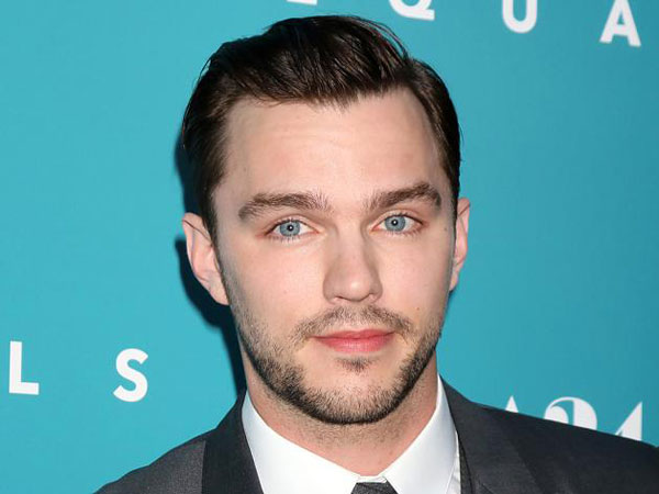 Wah, Diam-diam Nicholas Hoult Sambut Kelahiran Anak Pertamanya!