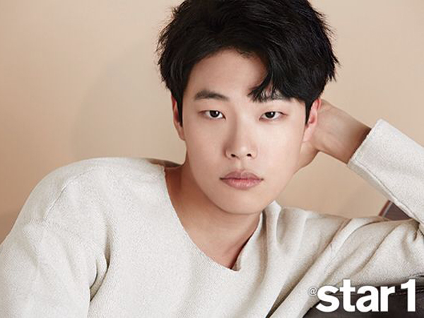 Pertama Kali Digelar, Tiket Fan Meeting Ryu Jun Yeol Ludes dalam 2 Menit!