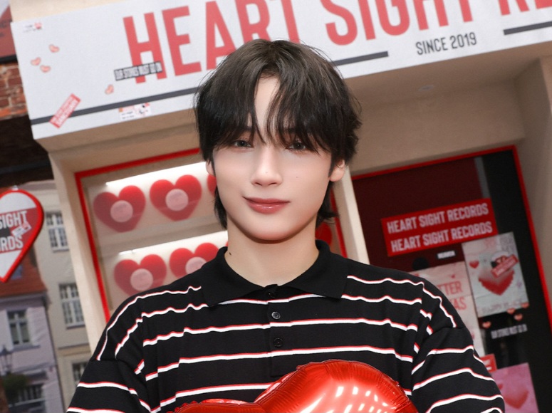 Agensi Umumkan Kondisi Kesehatan Huening Kai dan Partisipasinya di Konser TXT