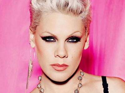 P!NK Duet Dengan Lily Allen di 'True Love'