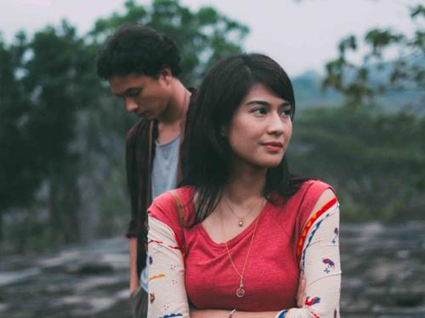 Dianggap Terlalu Cepat Rilis Via Streaming Gadget, ‘AADC2’ Tuai Pro-Kontra?