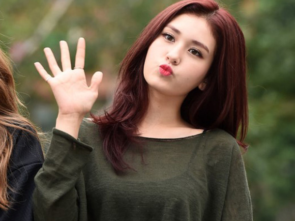 Pasca I.O.I Bubar, JYP Entertainment Buka Situs Resmi Khusus Jeon Somi!