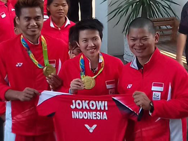 Disambut Meriah, Atlet Peraih Medali Olimpiade Rio Hadiahi Presiden Jokowi Jersey Khusus