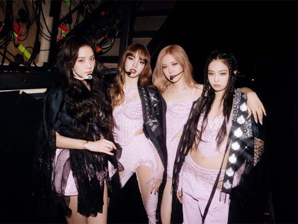 Rosé Dikabarkan Tetap di YGE Sementara Jennie, Jisoo, dan Lisa Menolak Tawaran