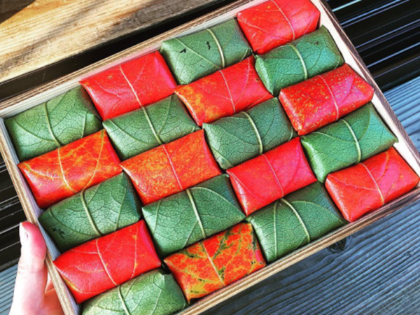 Cantiknya Sushi Cantik Berbungkus Daun Warna-warni Ini, Bagaimana Rasanya?