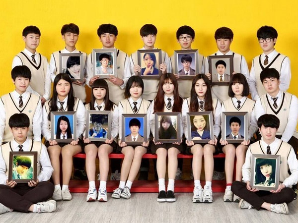 Siswa SMA Danwon Adakan Sesi Foto Tanpa Lupakan Rekannya yang Jadi Korban Feri Sewol