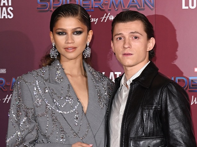 Zendaya Jawab Rumor Hamil Anak Tom Holland