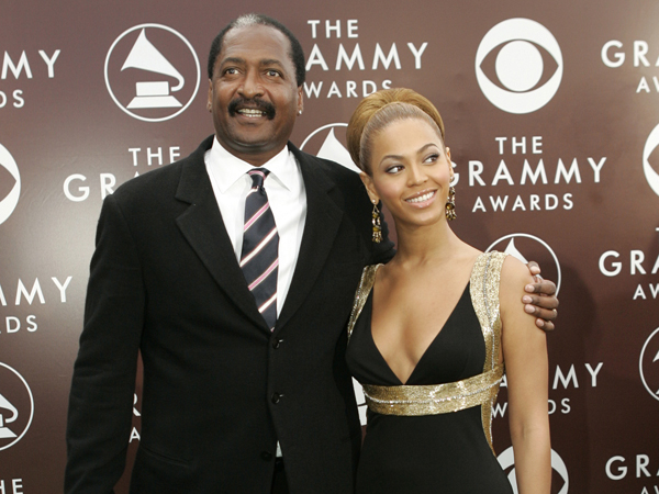 Duh, Trofi Grammy Awards Beyonce Dijual di Garage Sale oleh Ayahnya?