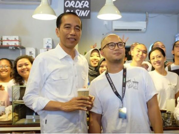 Pesan Kagum Presiden Jokowi Setelah Nikmati 'Kopi Susu Tetangga' Produk Anak Bangsa