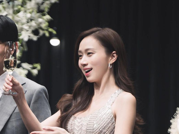 Goo Sung Hee Bagikan Foto Pesta Pernikahan, Cantik Penuh Kebahagiaan