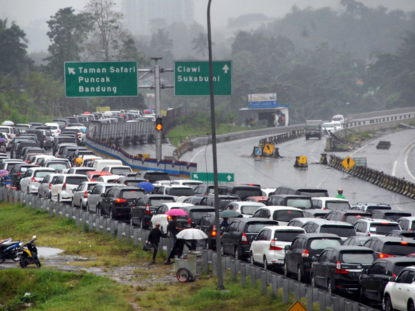 Potong Hari Libur Akhir Tahun Percuma Jika Mobilitas Tak Dibatasi