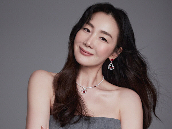 Choi Ji Woo Resmi Gabung Ke Studio Santa Claus Entertainment