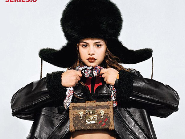 Selena Gomez Tampil High Fashion untuk Kampanye Terbaru Louis Vuitton
