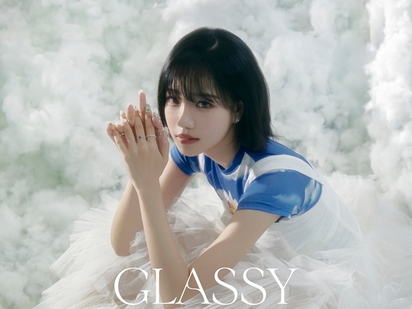 MV Review Jo Yuri – GLASSY: Tampil Imut Sekaligus Dewasa