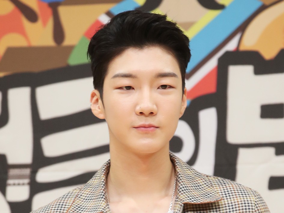 Susul Jinwoo, Seunghoon WINNER Masuk Wamil 16 April