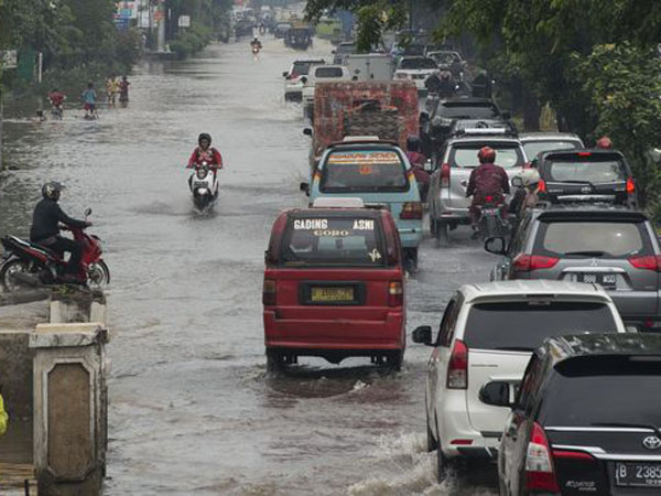 Diguyur Hujan Semalaman, Ini Ruas Jalan di Jakarta yang Tergenang Air