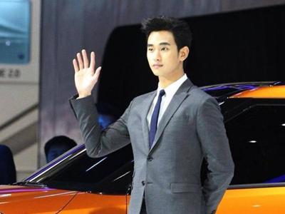 Acara Mundur Hingga 4 Jam, Kim Soo Hyun Hanya Muncul 2 Menit!