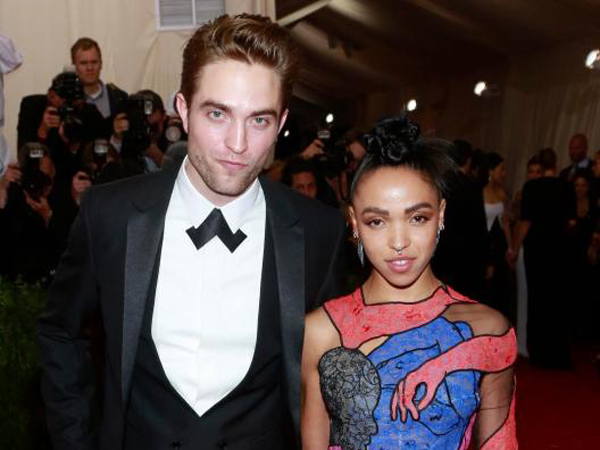 Robert Pattinson Akhiri Pertunangan dengan FKA Twigs Setelah Tiga Tahun Bersama