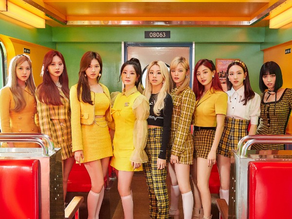 Bedah Fashion MV TWICE - I Can't Stop Me: Gaya Retro 1940-an Dengan Outfit Puluhan Juta