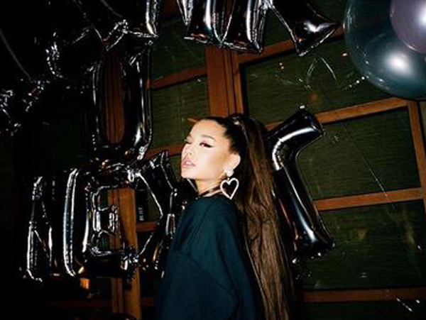 Begini Cara Unik Ariana Grande Rayakan Grammy Awards 2019 di Rumah