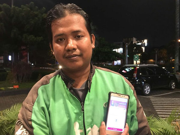 Viralnya Kepolosan Driver Ojol yang Dapat Mini Cooper Rp 12 Ribu dari Bukalapak