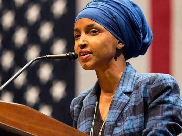 Ilhan Omar, Perempuan Berhijab Pertama di Parlemen Amerika Serikat