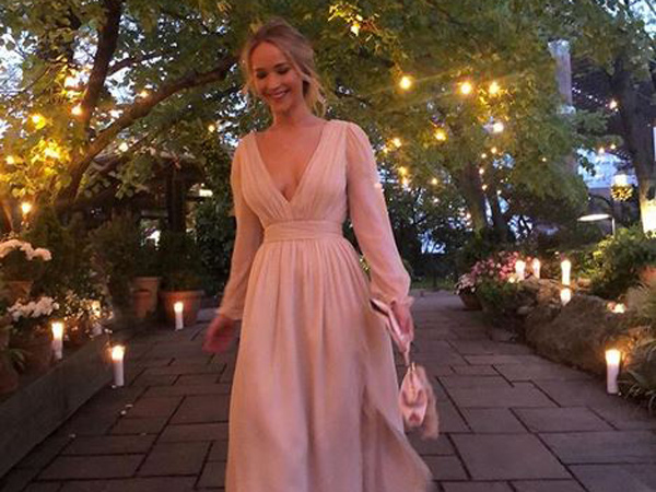 Menilik Gaun Sederhana Jennifer Lawrence di Gelaran Pesta Pertunangan