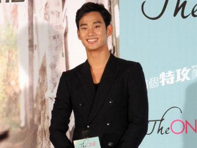 Kim Soo Hyun Disambut 300 Orang Fans Dalam Acara Premiere Film Hongkong