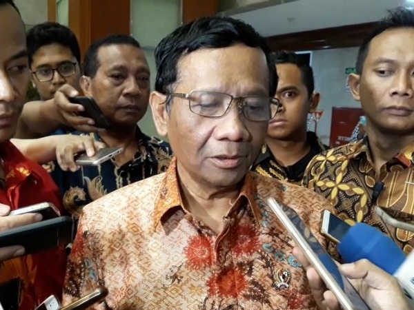 Kata Mahfud MD Soal 8 Orang Terduga Jaringan Bom Bunuh Diri Polrestabes Medan