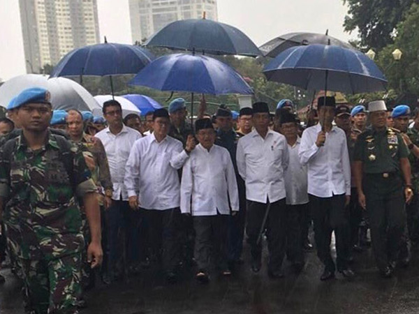 Usai Sholat Jumat Berjamaah, Jokowi Naik Panggung Apresiasi Ketertiban Demo 212