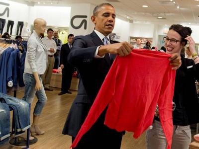 Wah, Presiden Obama Belanja Sendiri Baju Untuk Keluarga di Toko GAP