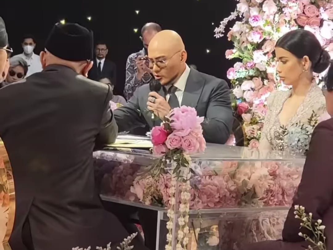 Deddy Corbuzier Resmi Nikahi Sabrina Chairunnisa, Ini Tanggapan Azka