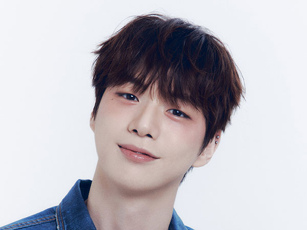Resmikan Fandom Baru, Kang Daniel Konfirmasi Comeback Bulan September