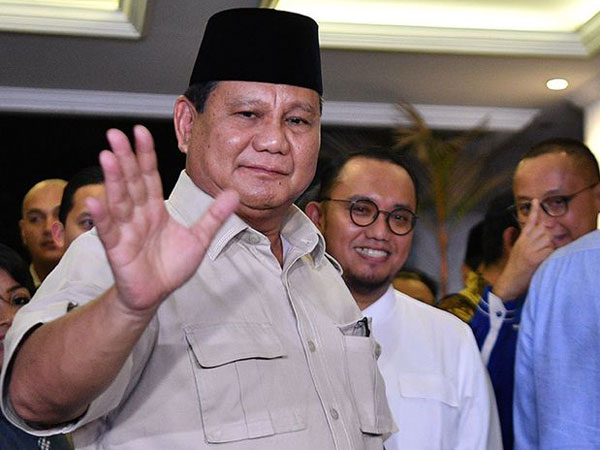 Jawaban Canda Prabowo Saat Ditanya Kapan Bertemu Jokowi Pasca Putusan MK