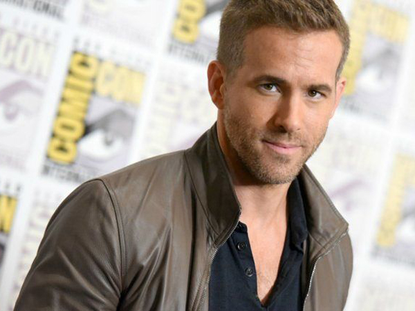 Duh, Ryan Reynolds ‘Curi’ Kostum ‘Deadpool’ Dari Lokasi Syuting?