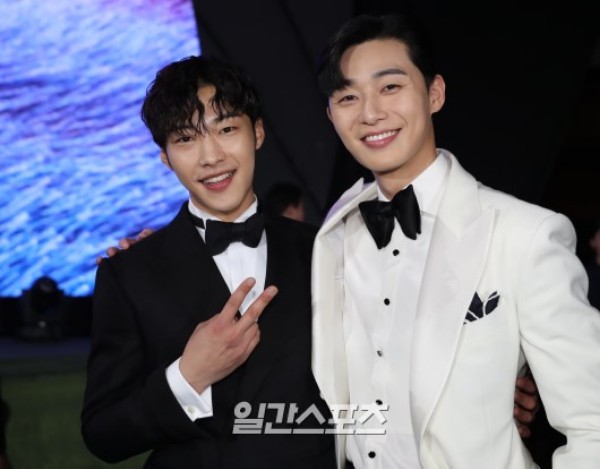 Sudah Mulai Syuting, Ini Detil Karakter Park Seo Joon dan Woo Do Hwan di Film Terbaru 'The Divine Fury'