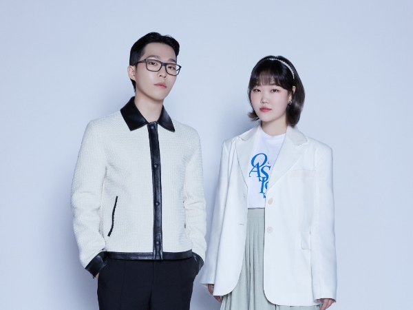 AKMU Rayakan Anniversary Debut ke-10 dengan Donasi 1,6 Miliar