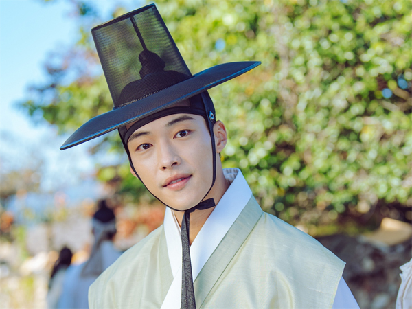 Woo Do Hwan Bagikan Adegan 'Joseon Attorney' yang Belum Dirilis, Agensi Angkat Bicara