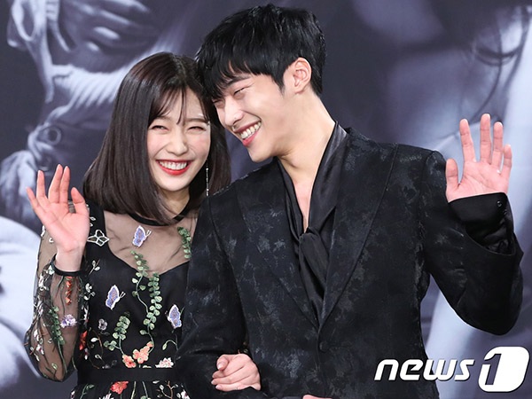 Woo Do Hwan dan Joy Red Velvet Pamer Chemistry Manis di Jumpa Pers, Bikin Baper!