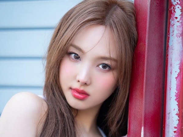 Nayeon TWICE Tetapkan Rekor Baru untuk Solois K-Pop Wanita di Billboard 200