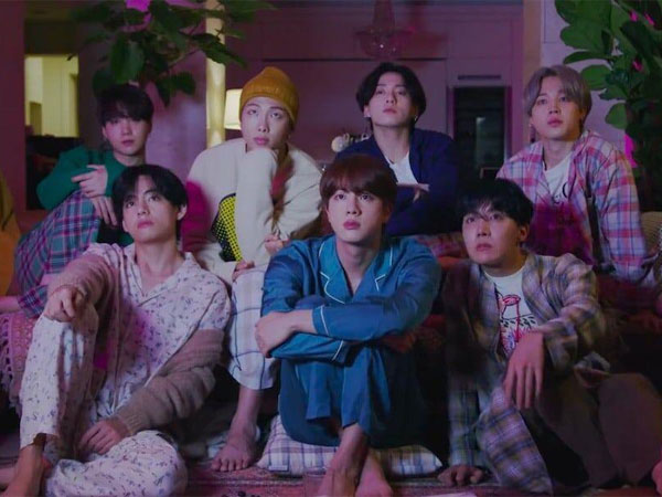 BTS Tampil Cozy dalam Video Teaser Pertama MV 'Life Goes On'