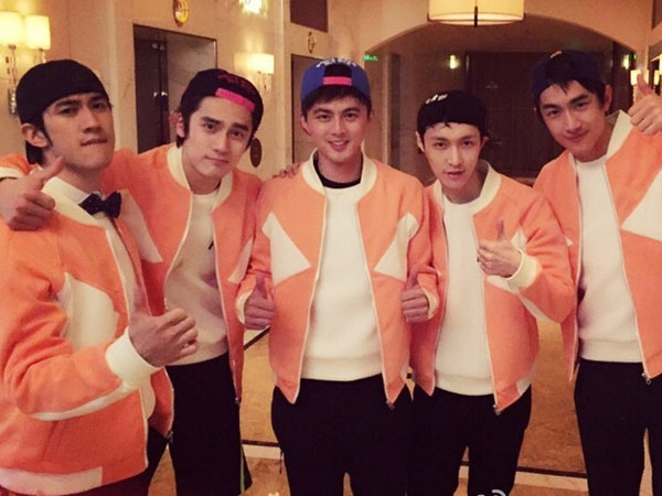 Lay EXO Terlihat Asyik Ikuti Syuting 'Running Man' Cina!