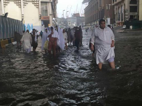 Tak Hanya Jakarta, Hujan Juga Sempat Membuat Mekkah Tergenang