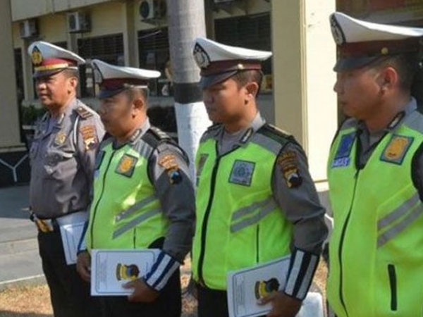 Cerita 4 Polisi yang Berani Dahulukan Mobil Ambulans Ketimbang Iringan Presiden