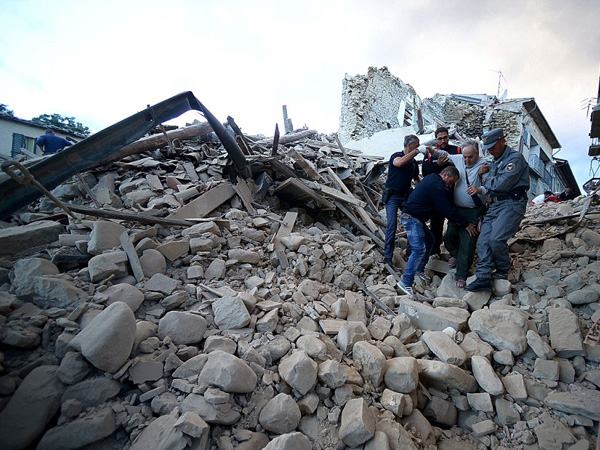 Diterpa Gempa 6.2 SR, Ini Pemandangan Luluh Lantak Italia