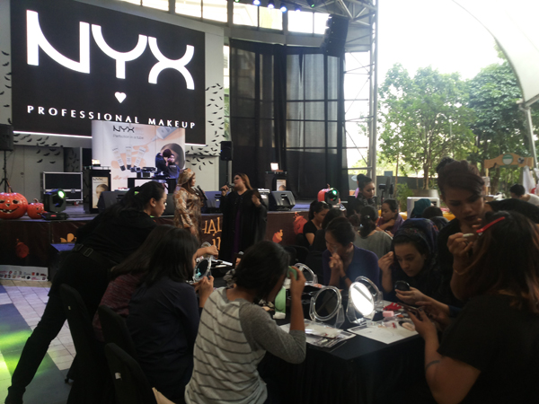 Yuk, Intip Keseruan Make-Up Character di 'Dreamers Market Halloween In Town'