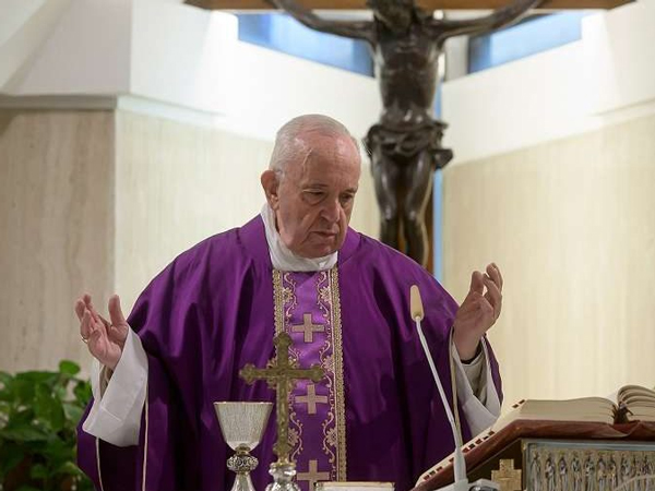 Paus Fransiskus Tinggalkan Vatikan Untuk Berdoa Bagi Para Korban Virus Corona