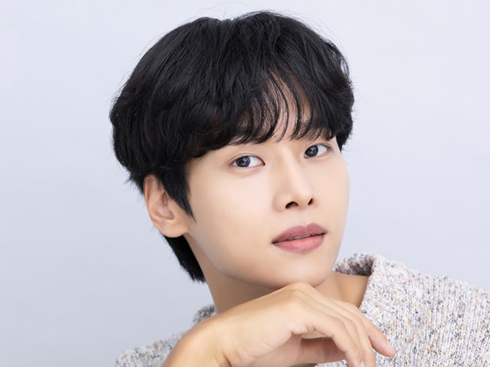 Cha Hak Yeon Dikonfirmasi Main Drama BL Sebagai Pemeran Utama