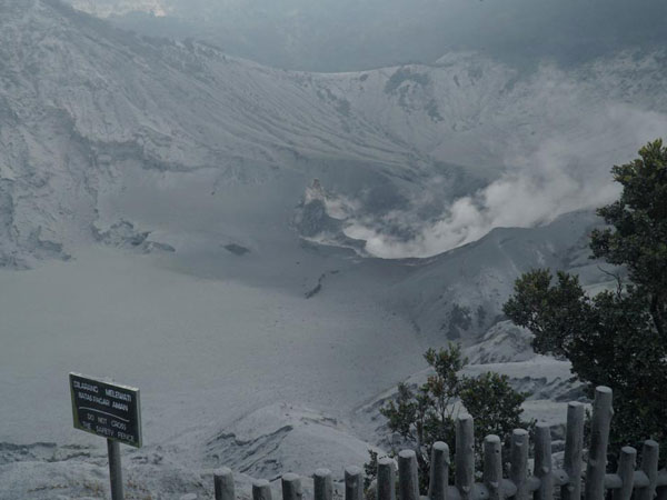 Gunung Tangkuban Parahu Naikkan Status untuk Warga Jauhi Radius 1,5 Km